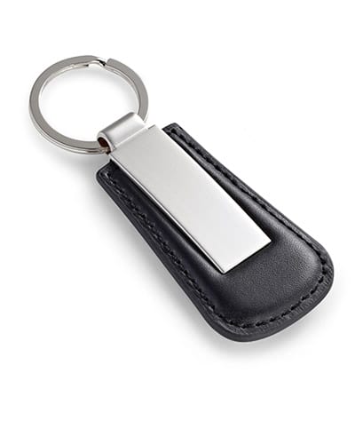 Chaveiro de metal e couro sintético para brindes
