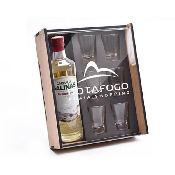 Kit Bebida Cachaça em Caixa de Madeira com 6 copos