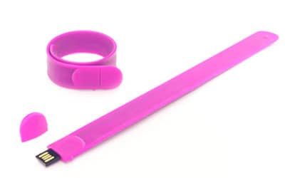 Pulseira bate-enrola com Pen Drive