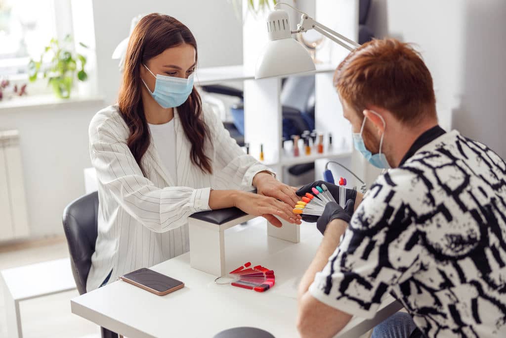 6 ideias de Mimos para clientes de manicure criativos