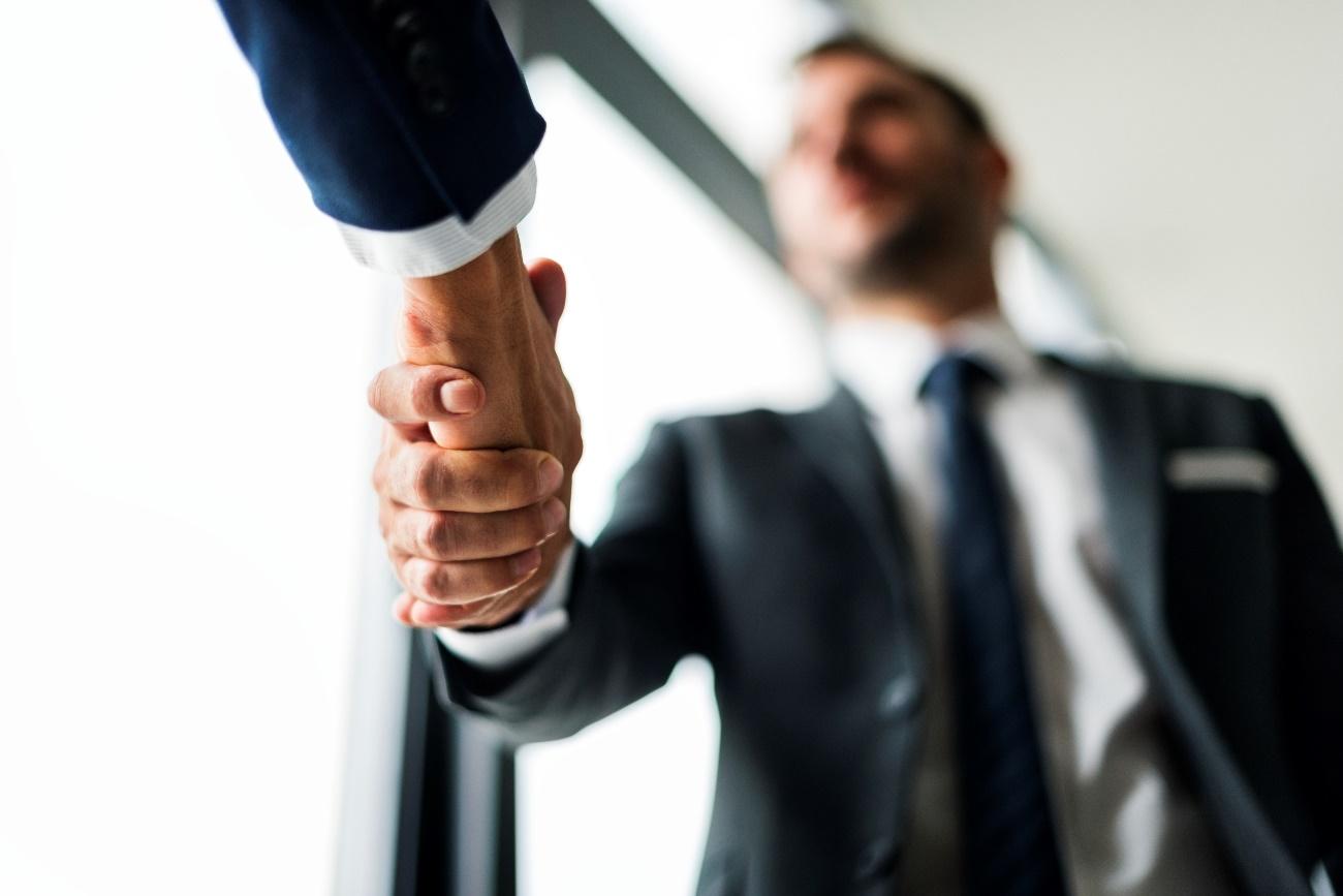 A Arte de Encantar Clientes VIP: Brindes que Superam Expectativas em Negociações de Alto Valor